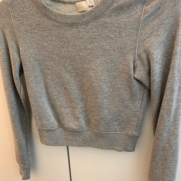 Wilfred Free Aritzia crop grey sweater XXS - Picture 3 of 4